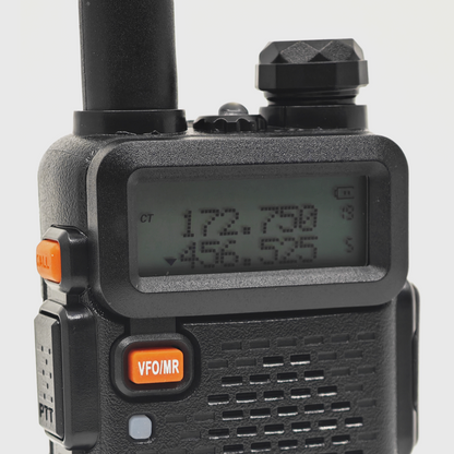 HOSSZÚ HATÓTÁVOLSÁGÚ DIGITÁLIS ADÓ-VEVŐ UV-5R